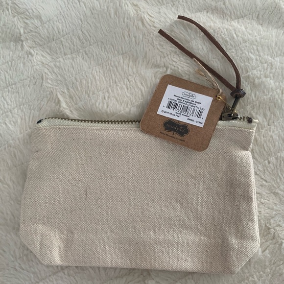 🌟MUDPIE pouch🌟 - Picture 2 of 5